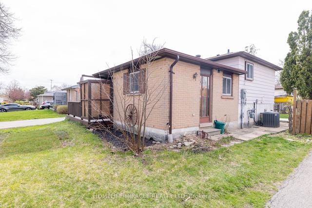 57 Reigate Ave, House detached with 3 bedrooms, 2 bathrooms and 5 parking in Brampton ON | Image 29