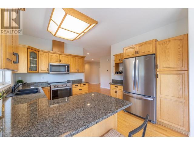 276 Heritage Boulevard, House detached with 3 bedrooms, 2 bathrooms and 2 parking in Okanagan Similkameen D BC | Image 23
