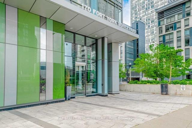 2010 - 170 Fort York Blvd, Condo with 1 bedrooms, 1 bathrooms and 1 parking in Toronto ON | Image 3