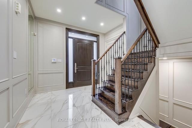 146 Cranbrook Cres, House detached with 4 bedrooms, 4 bathrooms and 6 parking in Vaughan ON | Image 36