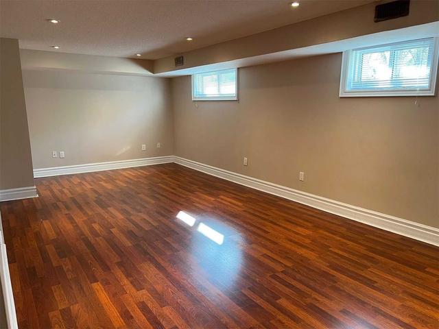 2594 Liruma Rd, House detached with 3 bedrooms, 2 bathrooms and 6 parking in Mississauga ON | Image 30
