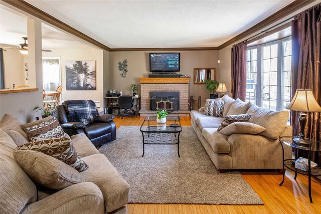 142 Cottingham Rd, House detached with 3 bedrooms, 2 bathrooms and 14 parking in Kawartha Lakes ON | Image 6