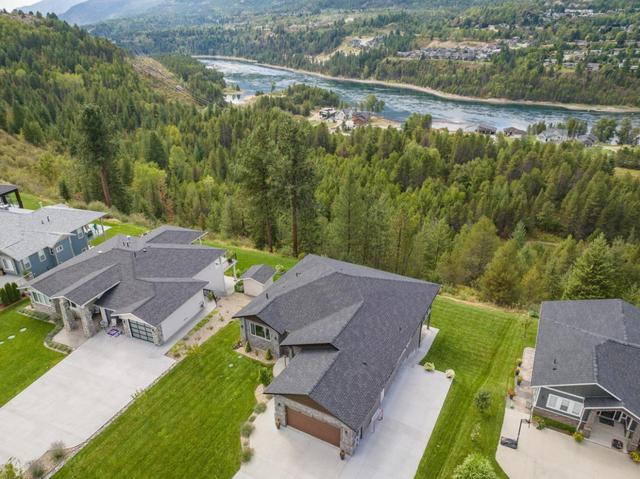 729 Prairie South Road, House detached with 4 bedrooms, 3 bathrooms and null parking in Central Kootenay J BC | Image 63