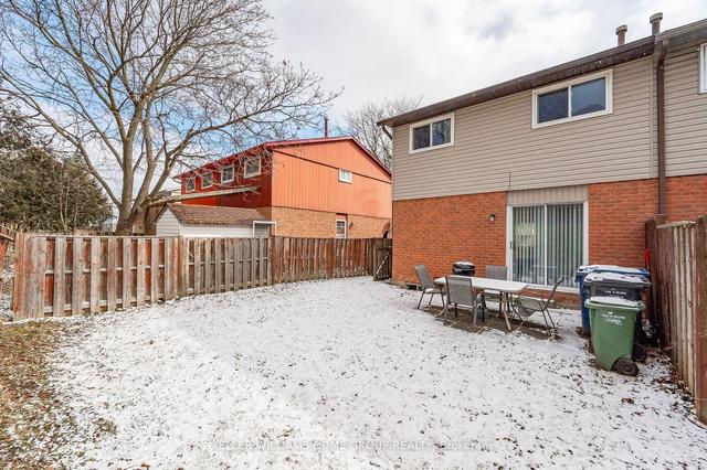 19 Mason Crt, House semidetached with 3 bedrooms, 2 bathrooms and 3 parking in Guelph ON | Image 21