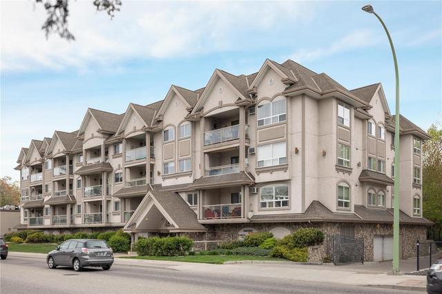 109 - 1965 Pandosy Street, Condo with 1 bedrooms, 1 bathrooms and 1 parking in Kelowna BC | Card Image