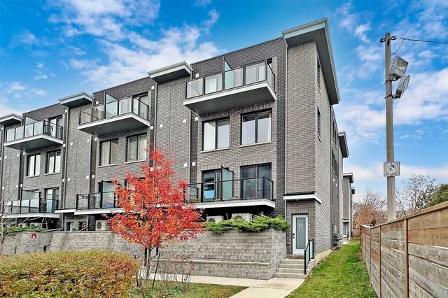 25 - 2061 Weston Rd, Townhouse with 3 bedrooms, 3 bathrooms and 1 parking in Toronto ON | Image 1