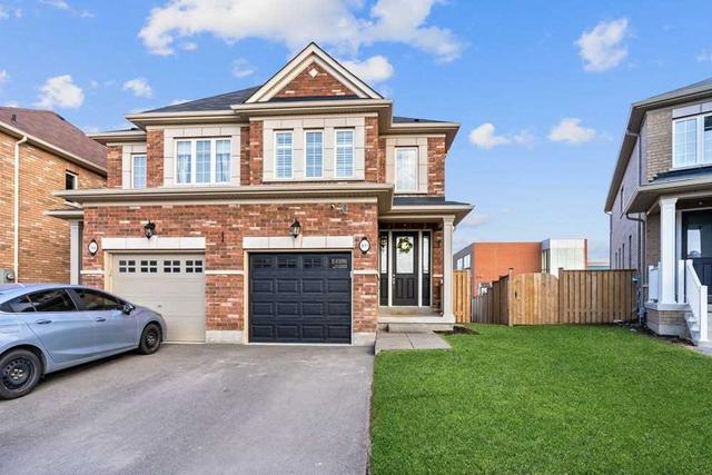 100 Narbonne Cres, House semidetached with 3 bedrooms, 3 bathrooms and 3 parking in Hamilton ON | Image 1