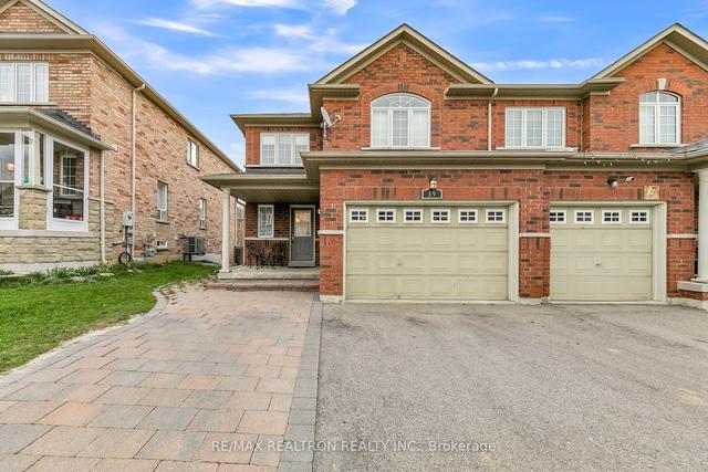 19 Maffey Cres, House semidetached with 3 bedrooms, 4 bathrooms and 3 parking in Richmond Hill ON | Image 1