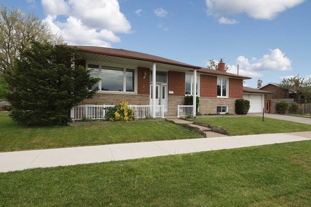1 Stella St, House detached with 3 bedrooms, 2 bathrooms and 3.5 parking in Toronto ON | Image 32