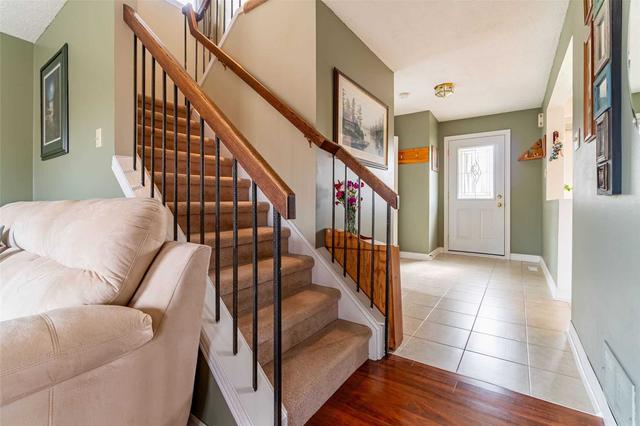30 Thatcher Crt, House semidetached with 3 bedrooms, 3 bathrooms and 4 parking in Brampton ON | Image 8