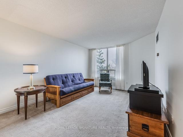402 - 1210 Don Mills Rd, Condo with 2 bedrooms, 2 bathrooms and 1 parking in Toronto ON | Image 9