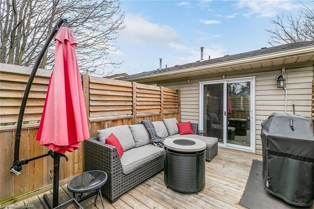 111 Marmel Court, House semidetached with 3 bedrooms, 1 bathrooms and 4 parking in Cambridge ON | Image 21