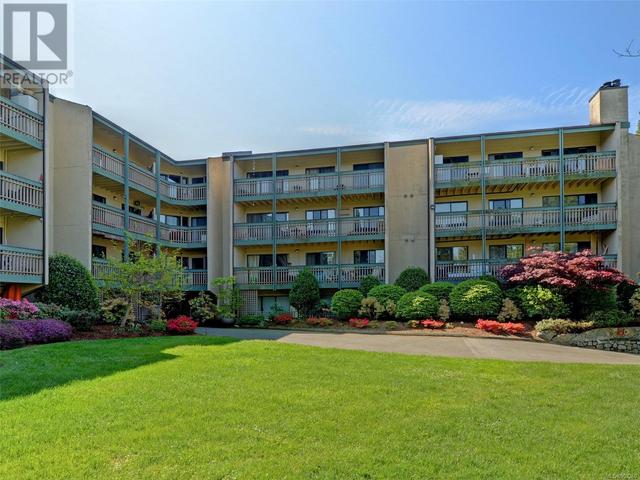201 - 3277 Quadra St, Condo with 1 bedrooms, 1 bathrooms and 1 parking in Saanich BC | Image 1