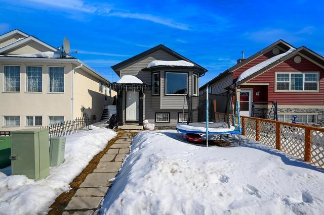98 Tarawood Road Ne, House detached with 5 bedrooms, 3 bathrooms and 2 parking in Calgary AB | Image 4
