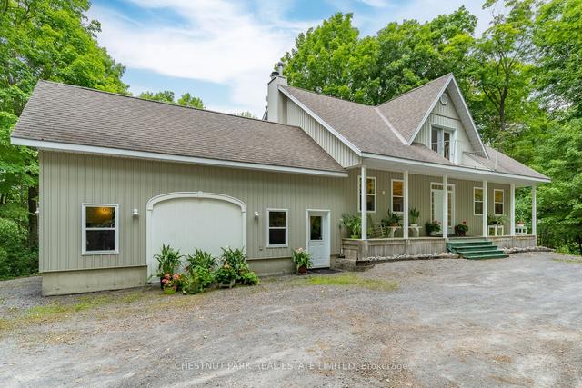 24 Benham Place Rd, House detached with 2 bedrooms, 3 bathrooms and 8 parking in Prince Edward County ON | Image 37