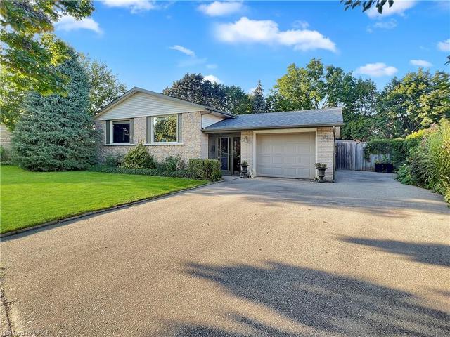 58 Tupper Crescent, House detached with 4 bedrooms, 2 bathrooms and 4 parking in Kitchener ON | Image 12