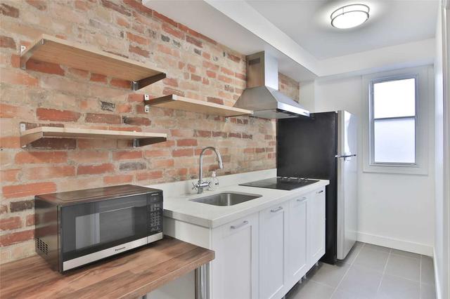 236 Grace St, House semidetached with 6 bedrooms, 5 bathrooms and 2 parking in Toronto ON | Image 23