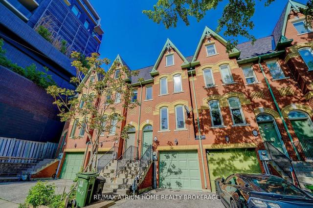 32c Oxford St, House attached with 3 bedrooms, 4 bathrooms and 2 parking in Toronto ON | Image 23