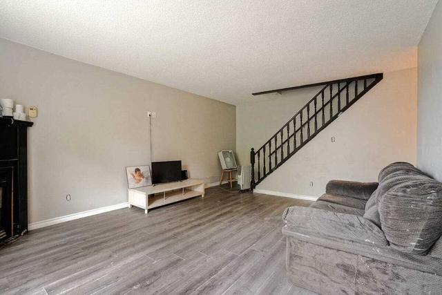 171 - 120 Nonquon Rd, Townhouse with 3 bedrooms, 1 bathrooms and 1 parking in Oshawa ON | Image 16