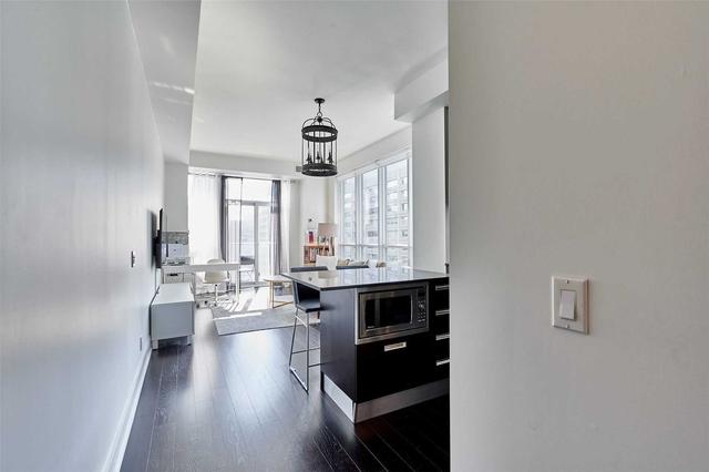 1605 - 21 Balmuto St, Condo with 1 bedrooms, 1 bathrooms and 0 parking in Toronto ON | Image 18