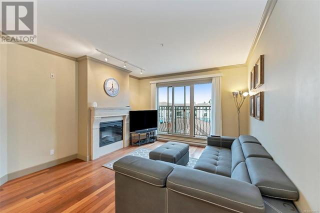 318 - 1620 Mckenzie Ave, Condo with 2 bedrooms, 2 bathrooms and 1 parking in Saanich BC | Image 2
