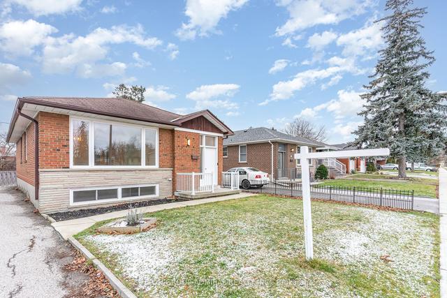 19 Faversham Cres, House detached with 3 bedrooms, 2 bathrooms and 6 parking in Toronto ON | Image 1