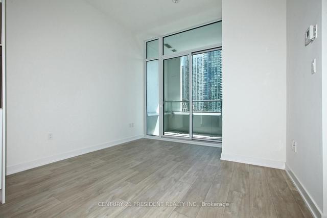 204 - 27 Bathrust St, Condo with 2 bedrooms, 1 bathrooms and 0 parking in Toronto ON | Image 35