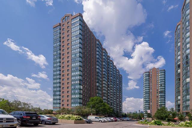 1013 - 155 Hillcrest Ave, Condo with 2 bedrooms, 2 bathrooms and 1 parking in Mississauga ON | Image 1