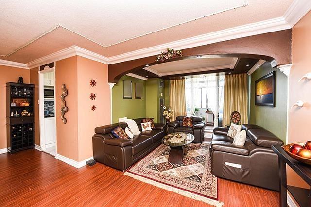 2103 - 18 Knightsbridge Rd, Condo with 2 bedrooms, 1 bathrooms and 1 parking in Brampton ON | Image 5