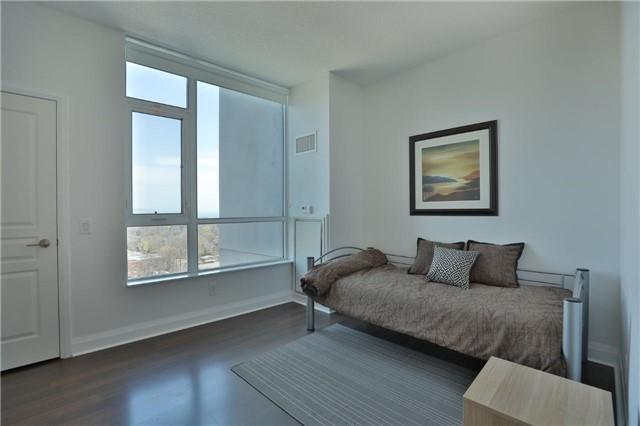 1605 - 1 Hurontario St, Condo with 2 bedrooms, 2 bathrooms and 1 parking in Mississauga ON | Image 14