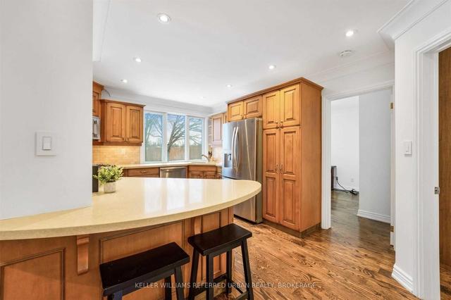 137 Blake Ave, House detached with 2 bedrooms, 2 bathrooms and 4 parking in Toronto ON | Image 2