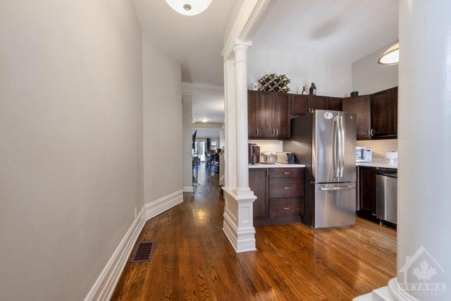 123 York Street, Home with 2 bedrooms, 3 bathrooms and 2 parking in Ottawa ON | Image 4