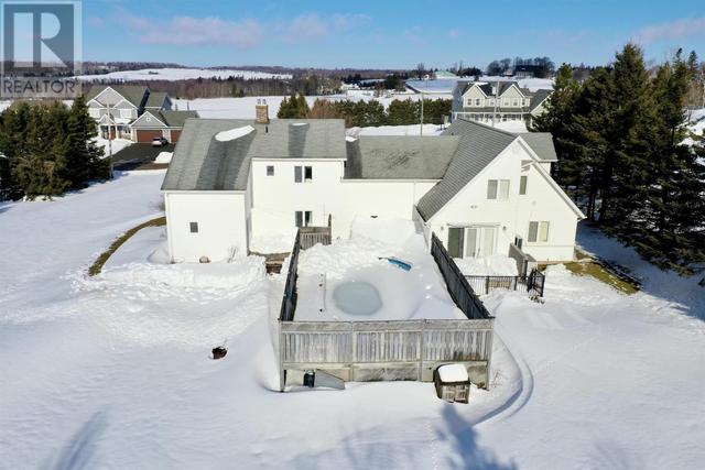 6 Fox Run Drive, House detached with 6 bedrooms, 4 bathrooms and null parking in Charlottetown PE | Image 3