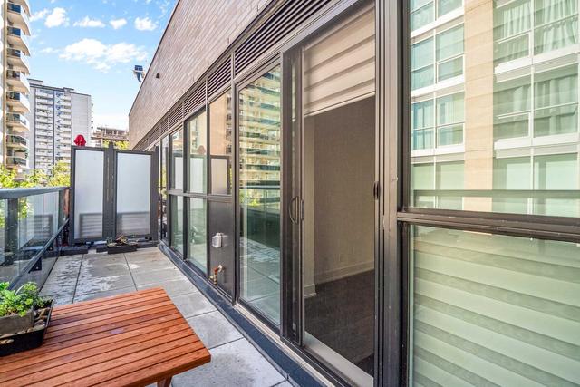 309 - 11 Lillian St, Condo with 2 bedrooms, 2 bathrooms and 1 parking in Toronto ON | Image 14