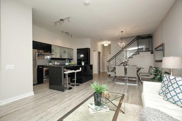 th6 - 33 Singer Crt, Townhouse with 2 bedrooms, 3 bathrooms and 1 parking in Toronto ON | Image 36