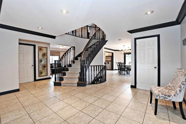 1811 Woodview Ave, House detached with 4 bedrooms, 4 bathrooms and 13 parking in Pickering ON | Image 37
