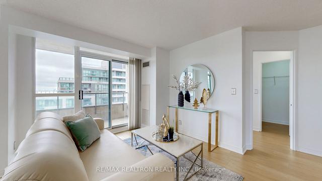 2505 - 23 Hollywood Ave, Condo with 2 bedrooms, 2 bathrooms and 1 parking in Toronto ON | Image 2