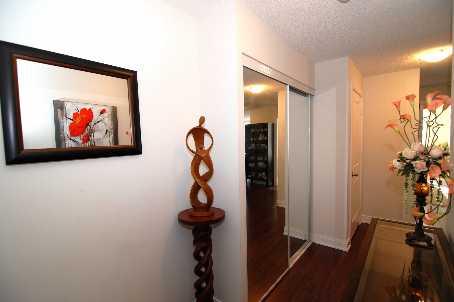 1104 - 330 Burnhamthorpe Rd W, Condo with 2 bedrooms, 2 bathrooms and 2 parking in Mississauga ON | Image 4