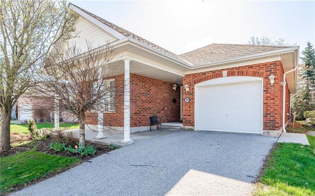 29 Cherry Blossom Circle, House detached with 2 bedrooms, 2 bathrooms and 2 parking in Guelph ON | Image 12