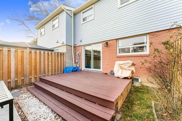 18 - 1055 Shawnmarr Rd, Townhouse with 3 bedrooms, 2 bathrooms and 3 parking in Mississauga ON | Image 11