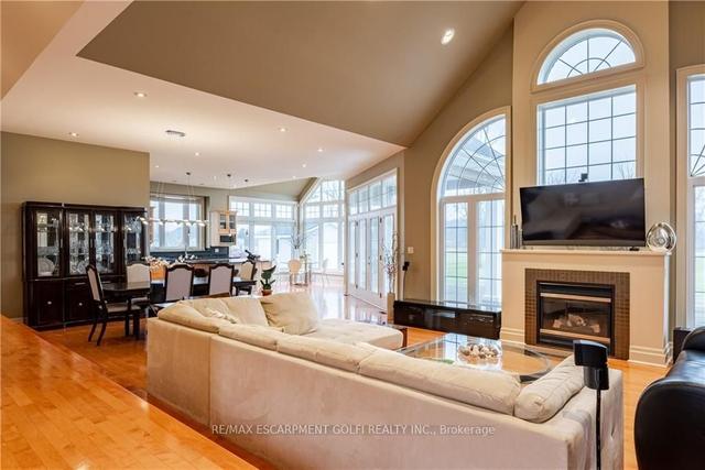 2615 Miller Rd N, House detached with 3 bedrooms, 5 bathrooms and 14 parking in Niagara Falls ON | Image 39