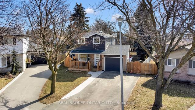19 Hornby Crt, House detached with 3 bedrooms, 2 bathrooms and 5 parking in Cambridge ON | Image 34