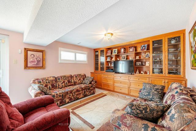 4267 Curia Cres, House detached with 3 bedrooms, 2 bathrooms and 5 parking in Mississauga ON | Image 16