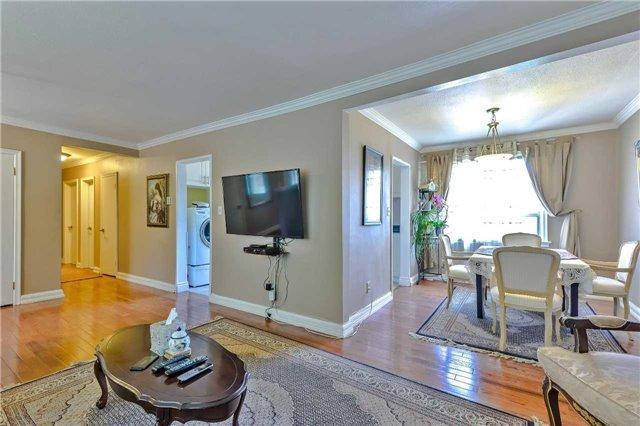 142 Harding Blvd E, House detached with 3 bedrooms, 2 bathrooms and 10 parking in Richmond Hill ON | Image 5