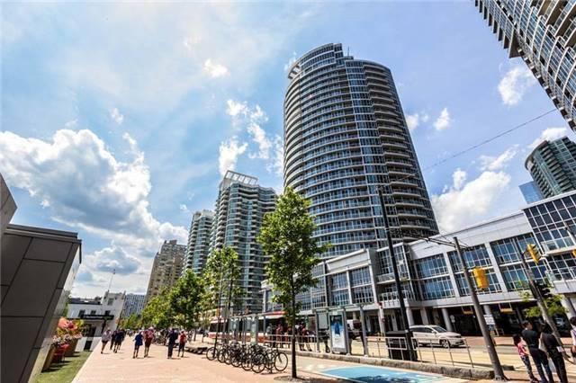 3202 - 8 York St, Condo with 2 bedrooms, 2 bathrooms and 1 parking in Toronto ON | Image 3