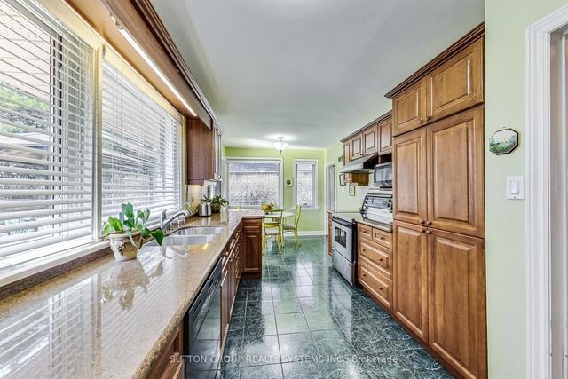 416 The Kingsway, House detached with 3 bedrooms, 3 bathrooms and 6 parking in Toronto ON | Image 24