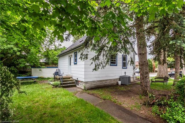 79 Bagot Street, House detached with 2 bedrooms, 1 bathrooms and 3 parking in Guelph ON | Image 16