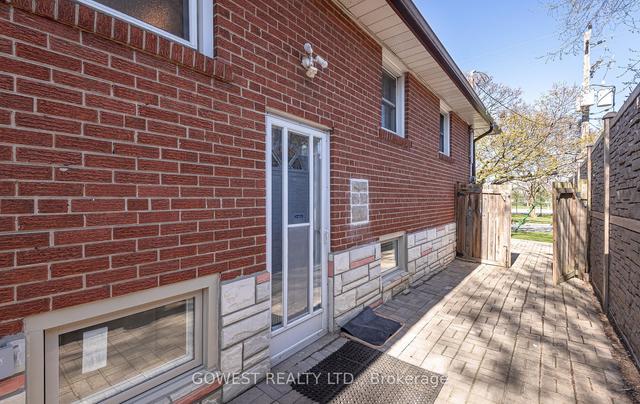 106 Wellesworth Dr, House detached with 3 bedrooms, 2 bathrooms and 3 parking in Toronto ON | Image 28