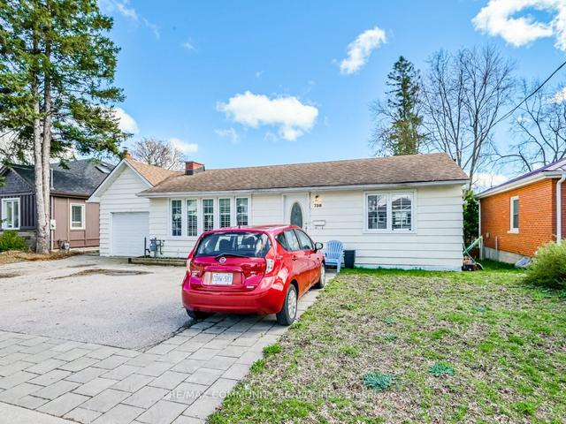 738 Gorham St, House detached with 3 bedrooms, 2 bathrooms and 3 parking in Newmarket ON | Image 12