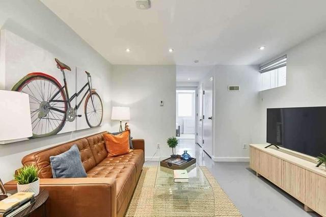 12 Leeds St, Condo with 1 bedrooms, 1 bathrooms and 0 parking in Toronto ON | Image 8